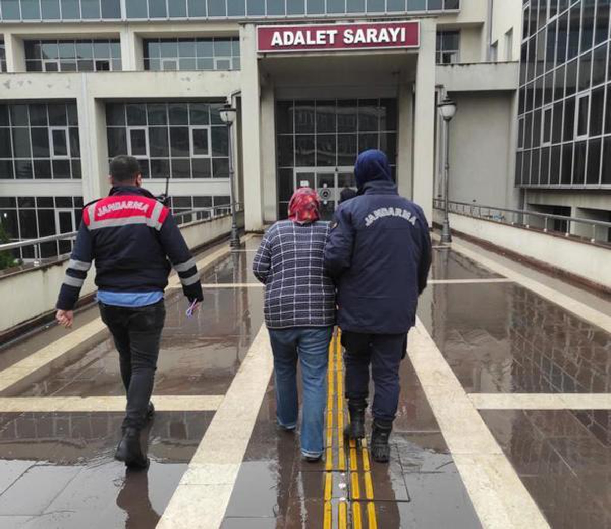 Fuhuştan 5 yıl hapis cezasıyla aranan kadın yakalandı