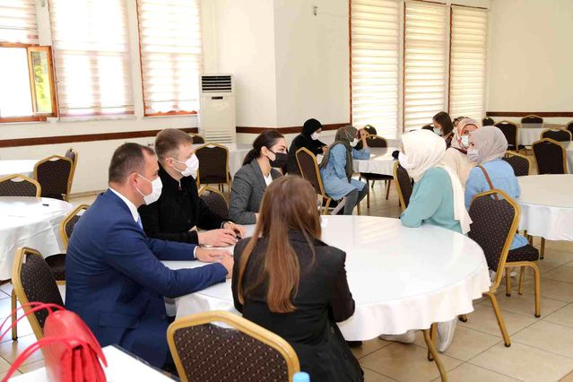 Gölbaşılılar 'Kariyer Noktası' ile iş imkanı buluyor