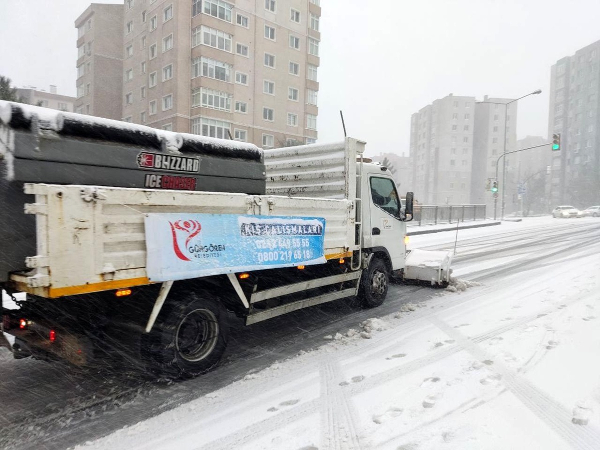 Güngören Belediyesinin kar çalışmalarında 425 ton tuz kullanıldı