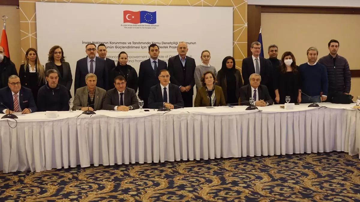 Kamu Başdenetçisi Şeref Malkoç Manisa'da gazetecilerle buluştu