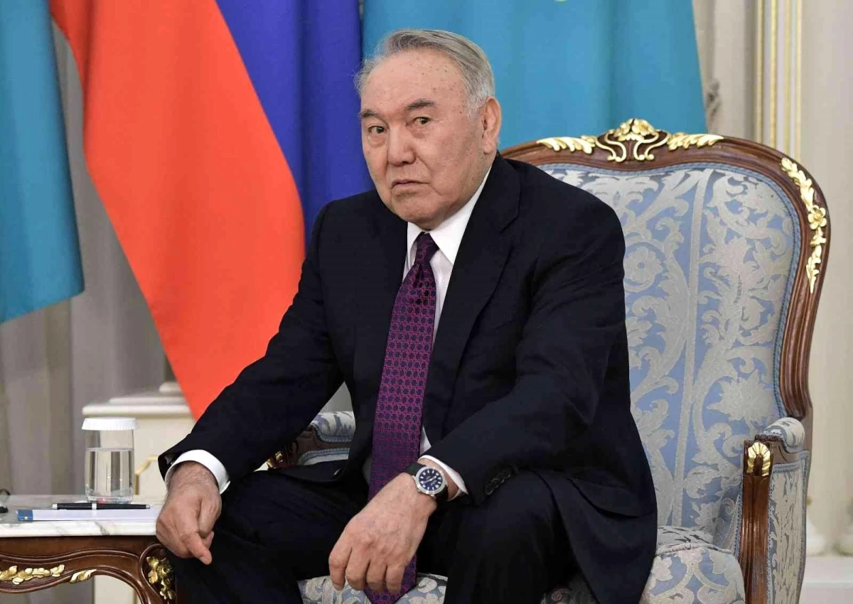 Kazakistan Senatosu, Nazarbayev\'in "ömür boyu başkanlık" yetkilerini kaldırdı