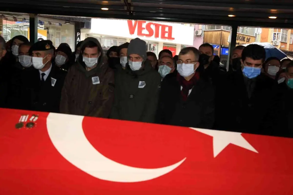 Kıbrıs Gazisi Fevzi Parlak Artvin\'de son yolculuğuna uğurlandı