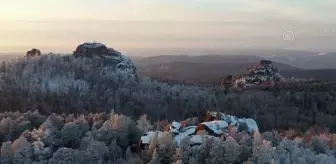 KRASNOYARSK - Stolby'deki 600 milyon yıllık taş sütunlar kar altında