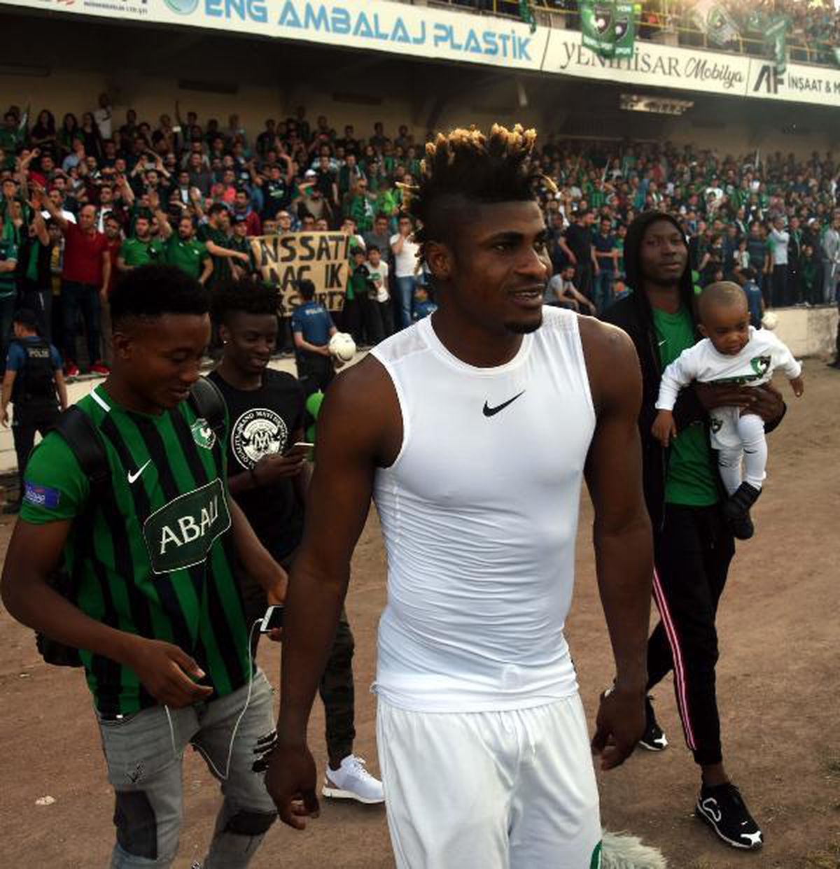 Menemenspor Kehinde\'nin peşinde