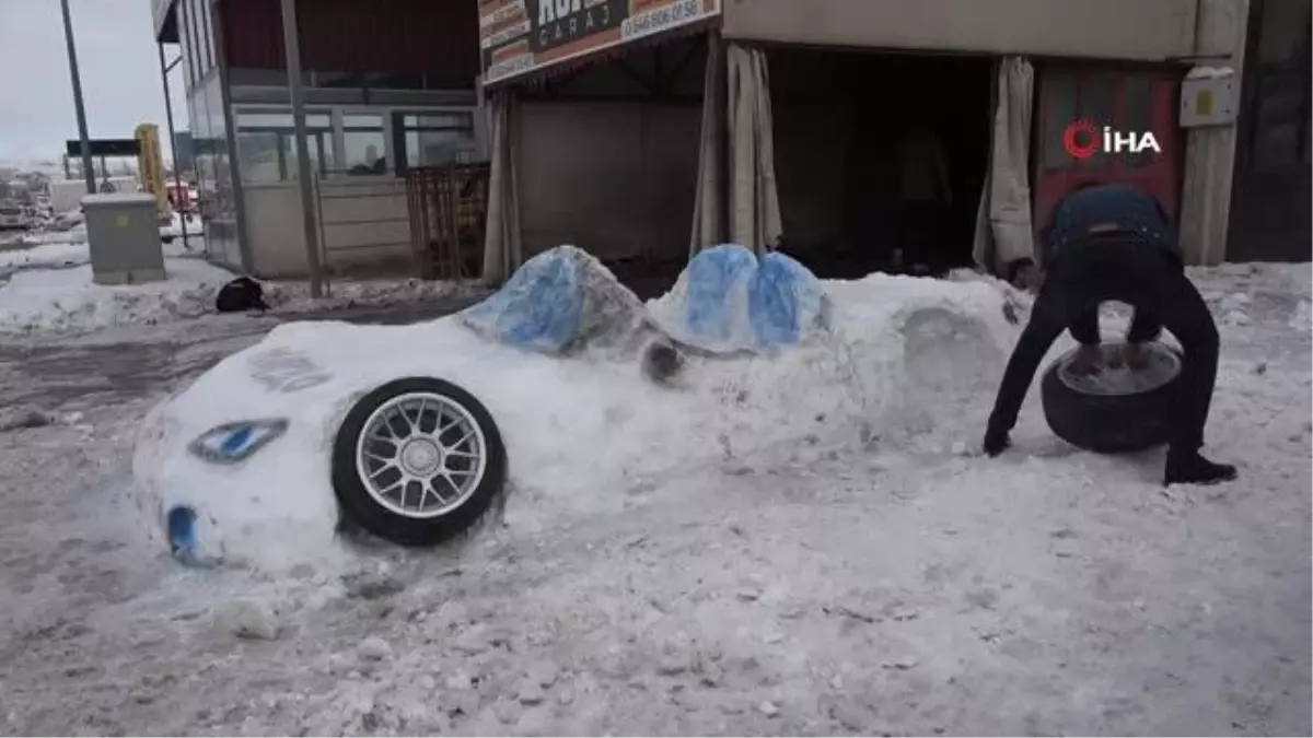 Sanayi esnafı 5 saatlik uğraşın sonuncunda lüks bir kardan araba yaptı