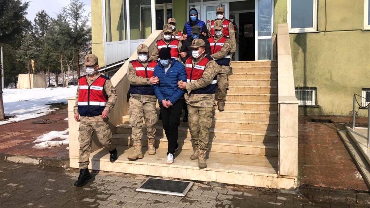 Siirt\'te akü çalan 3 hırsızdan 2\'si tutuklandı