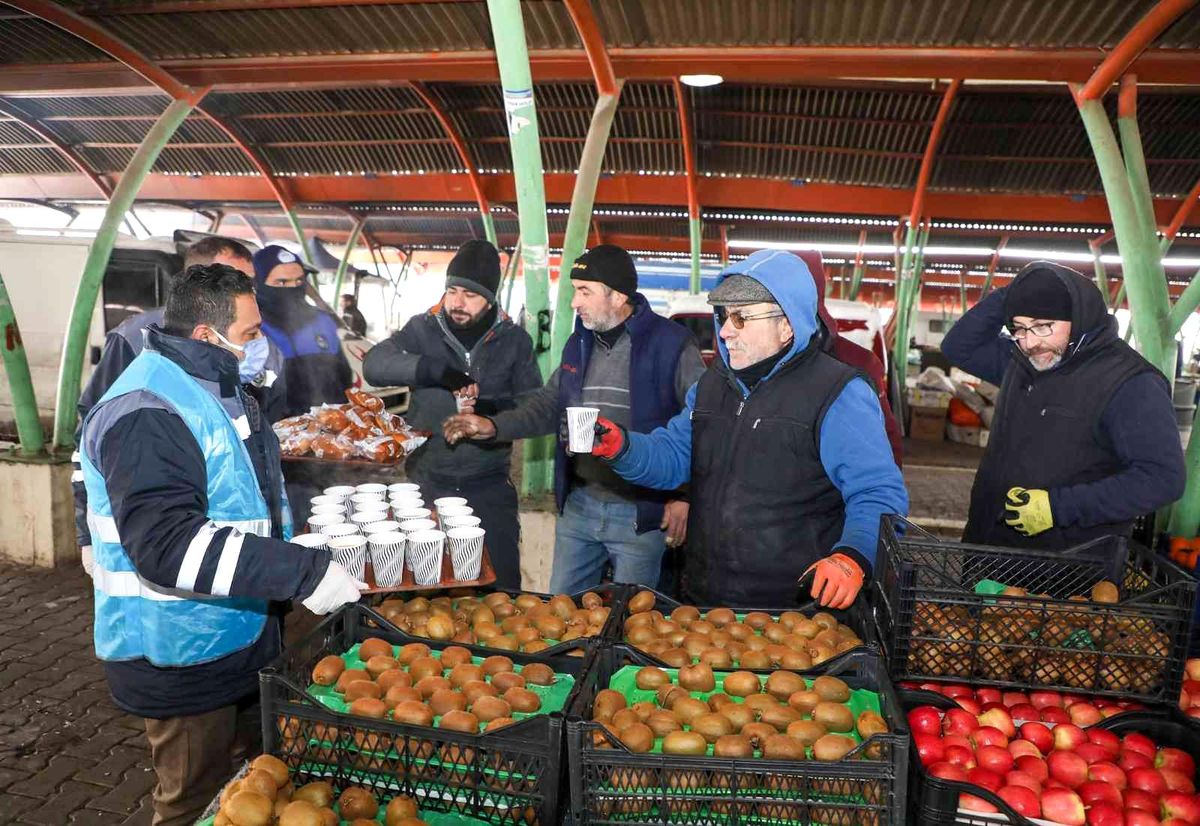 Talas\'ta pazar esnafına sıcak çorba