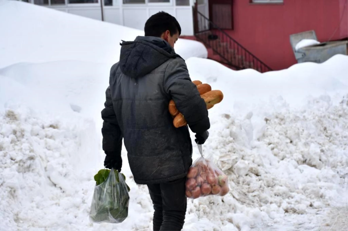 Tarsus Belediyesi zorlu kış gününde vatandaşın yanında oldu