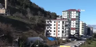 Toprak kayması yaşanan bölgede vatandaşlar korkudan uyuyamıyor