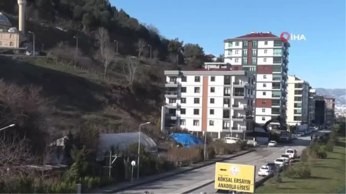 Toprak kayması yaşanan bölgede vatandaşlar korkudan uyuyamıyor