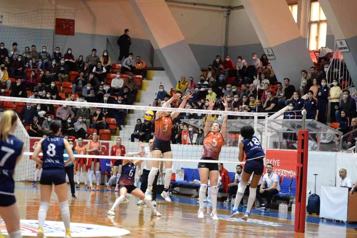 Vakıfbank maçı covid nedeniyle ertelendi