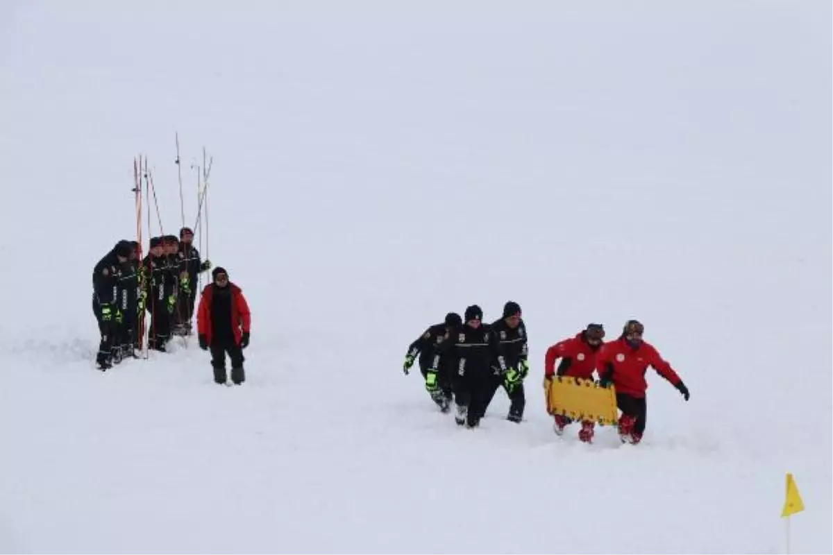 Son dakika... Van'da özel harekat ve çevik kuvvet polislerinin çığ tatbikatı