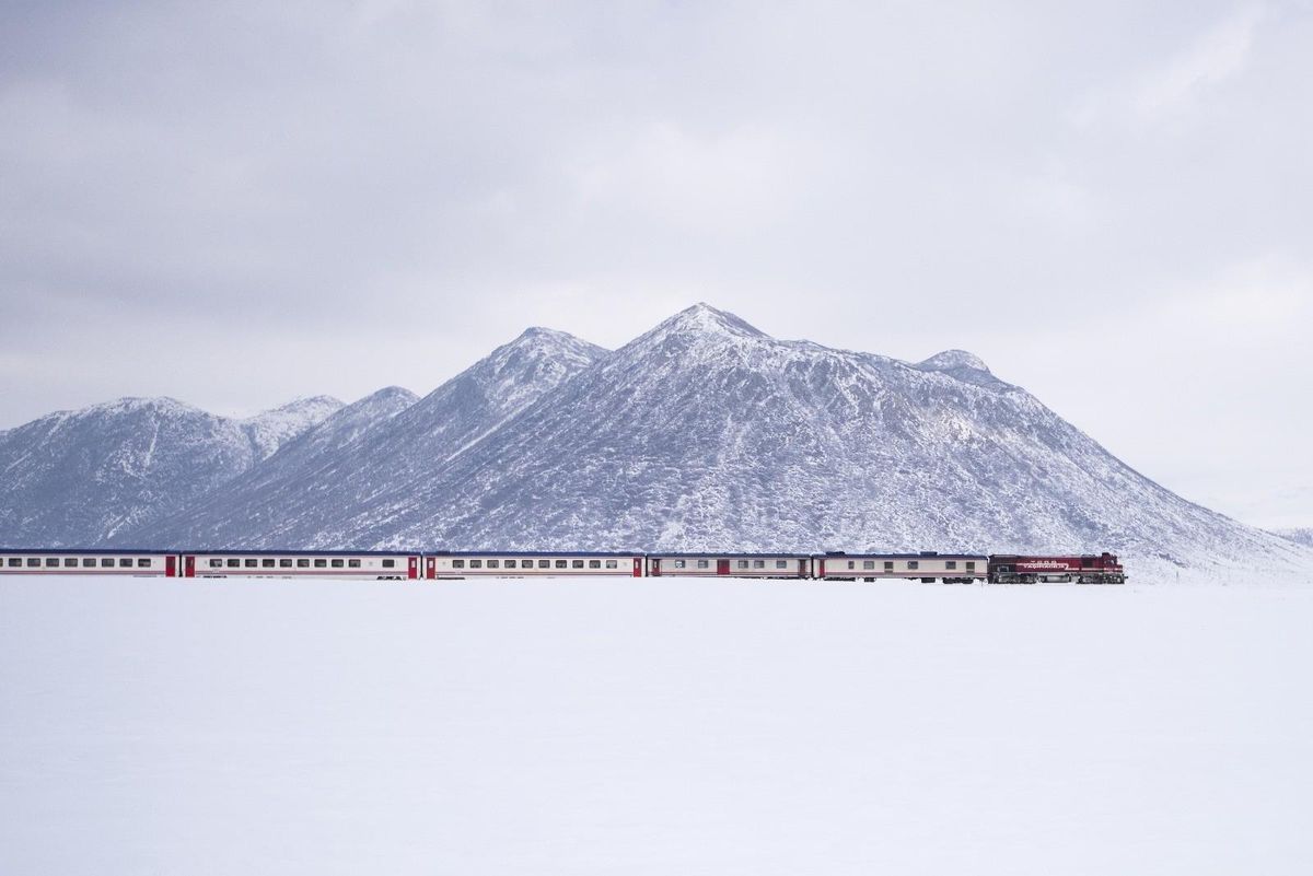 Van Gölü Ekspresinin muhteşem görüntüsü büyülüyor