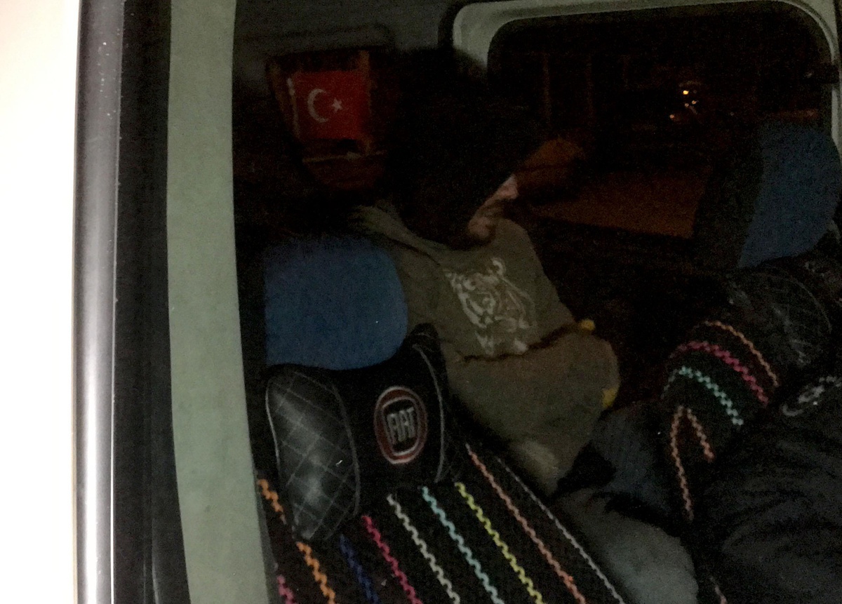 Adana\'da hırsızlık şüphelisi iş yeri sahibi tarafından yakalandı