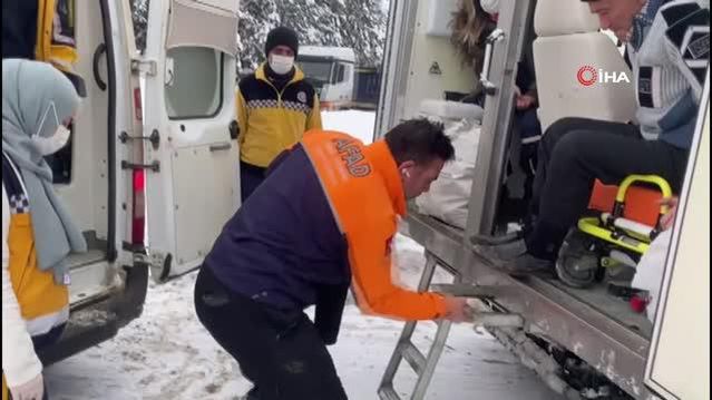 AFAD ve UMKE ekipleri 35 kilometrelik yolu 12 saatte aşarak yardım bekleyen hastayı kurtardılar