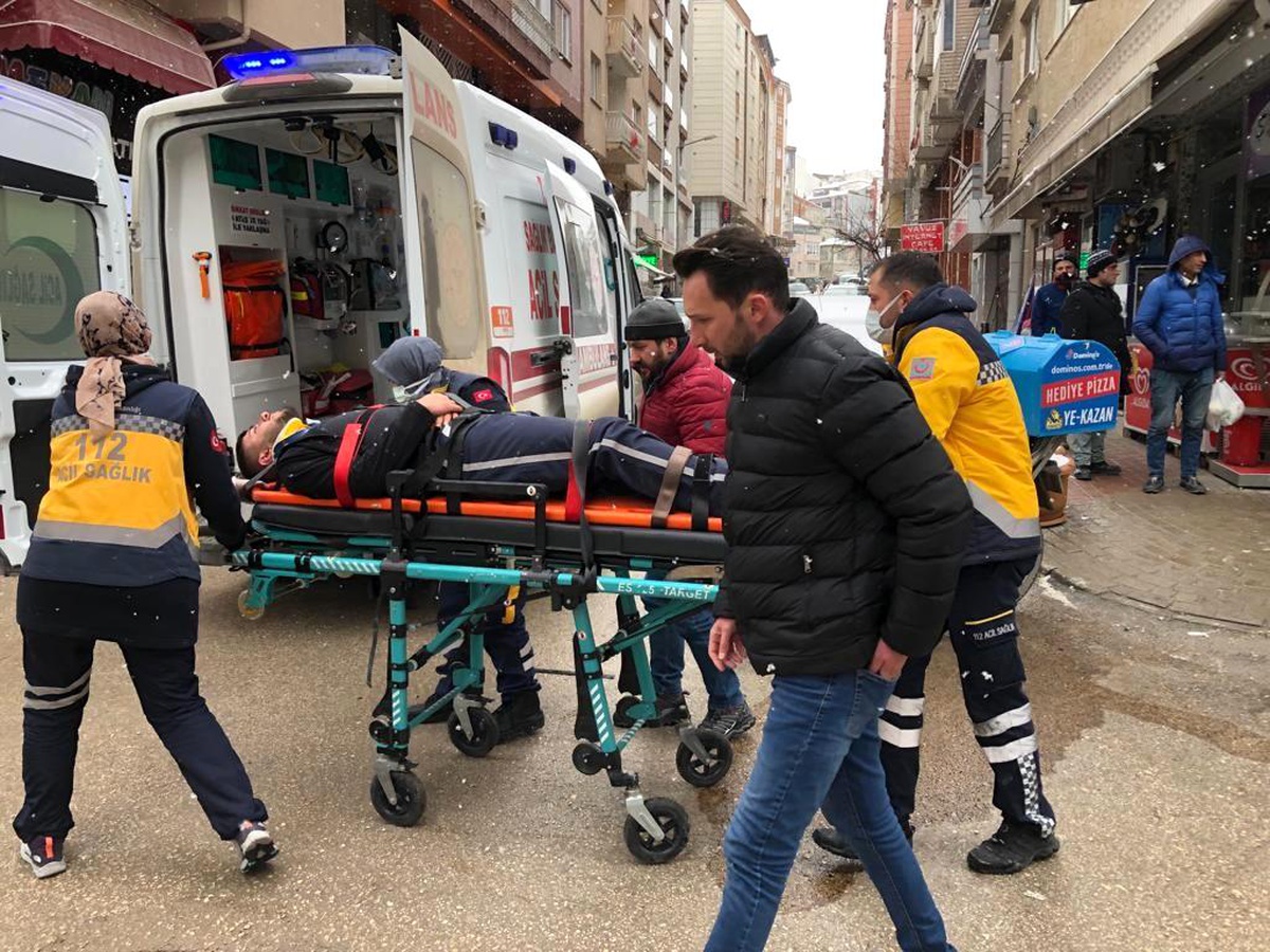 Bilecik\'te motosiklet ile otomobil çarpışması sonucu 1 kişi yaralandı