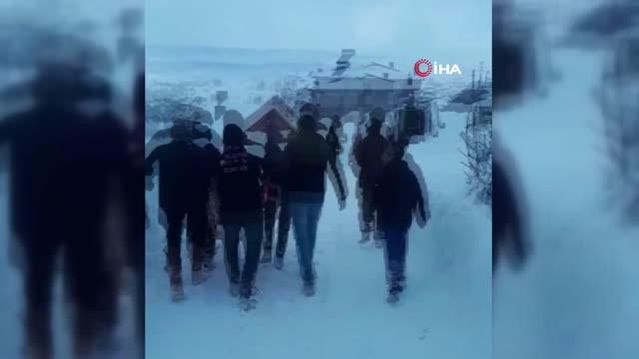 Bingöl'de sağlıkçılar 115 yaşındaki hasta için seferber oldu