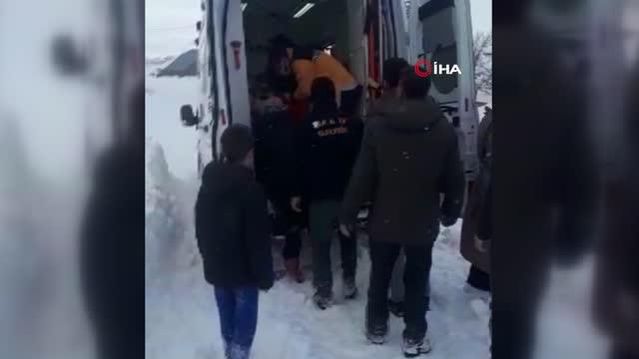 Bingöl'de sağlıkçılar 115 yaşındaki hasta için seferber oldu