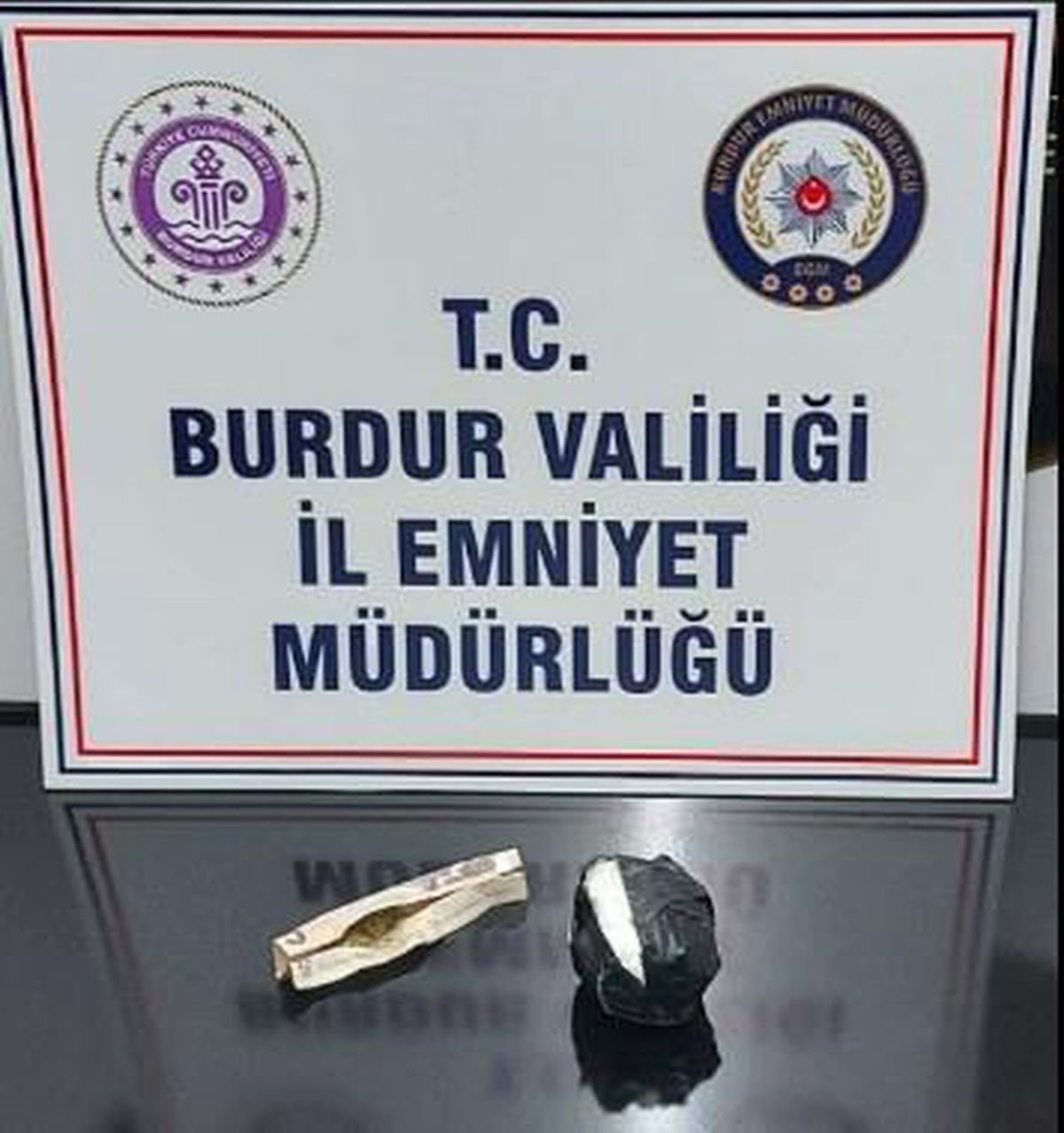 Burdur\'da narkotik timlerinin durdurduğu araçtan kokain çıktı