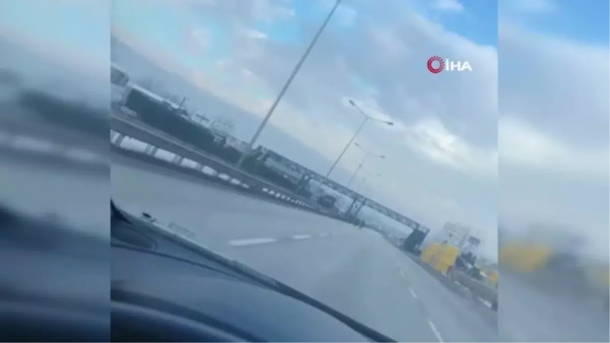 Bursa'da ana yolda gezen atlar kazaya davetiye çıkarıyor