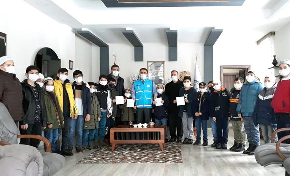 Erzurumlu Minik hafızlar, İdlib\'deki kardeşlerini unutmadı
