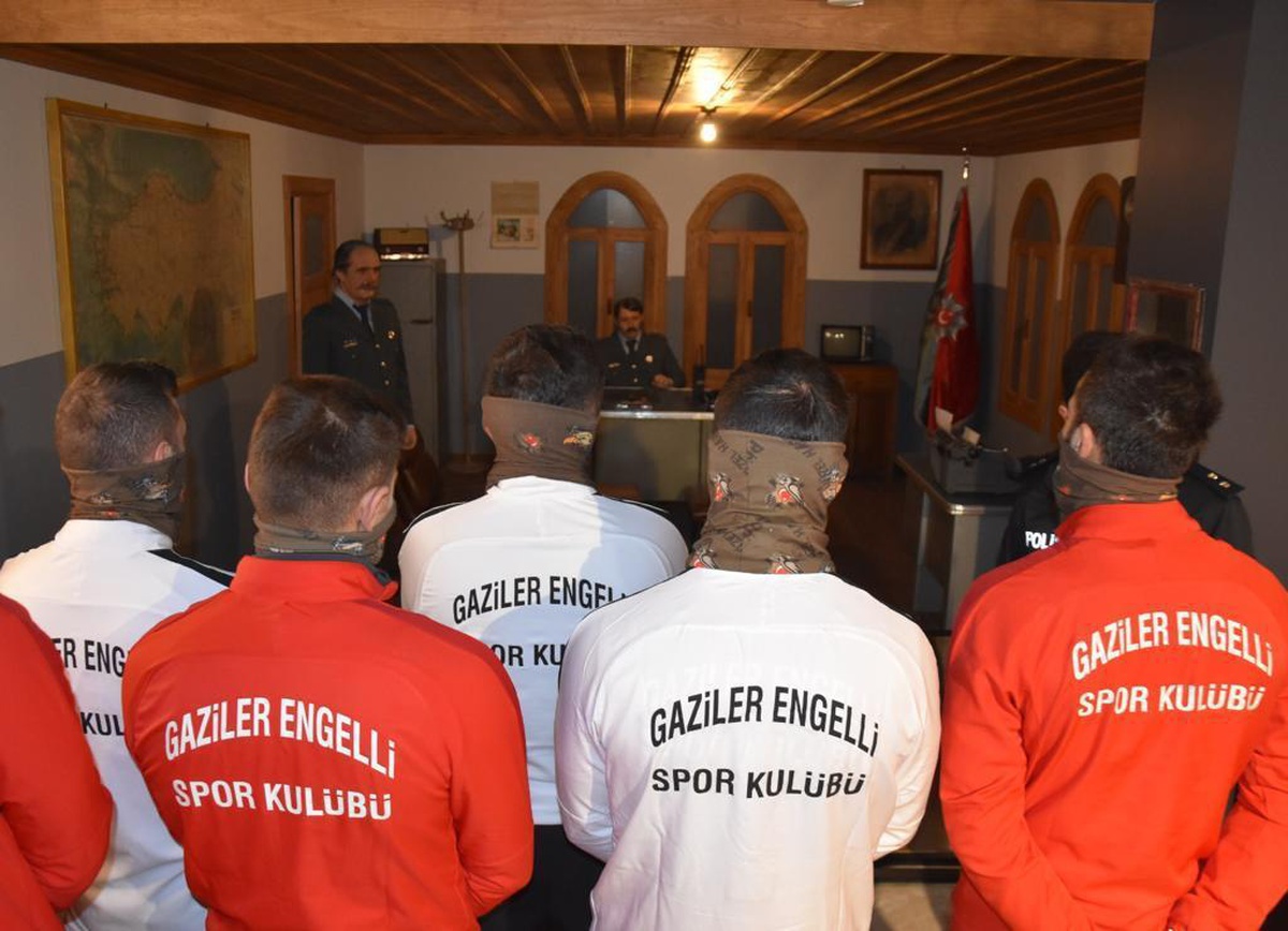 Son dakika! Gaziler Engelli Spor Kulübü Kick Boks Takımı, Polis Müzesi\'ni ziyaret etti