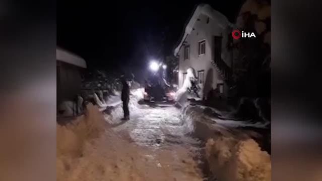 Karda mahsur kalan hasta üç saatlik uğraş sonucu kurtarıldı