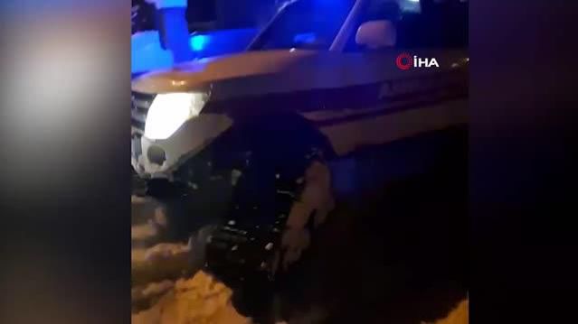 Karda mahsur kalan hasta üç saatlik uğraş sonucu kurtarıldı