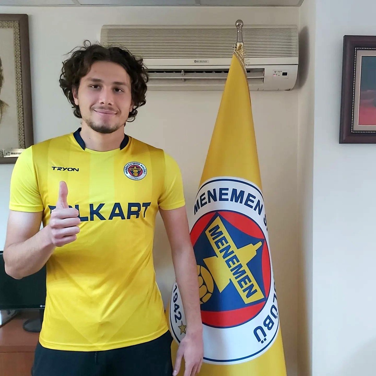 Menemenspor, Çaykur Rizespor\'dan Seyfettin Anıl Yaşar\'ı kiraladı
