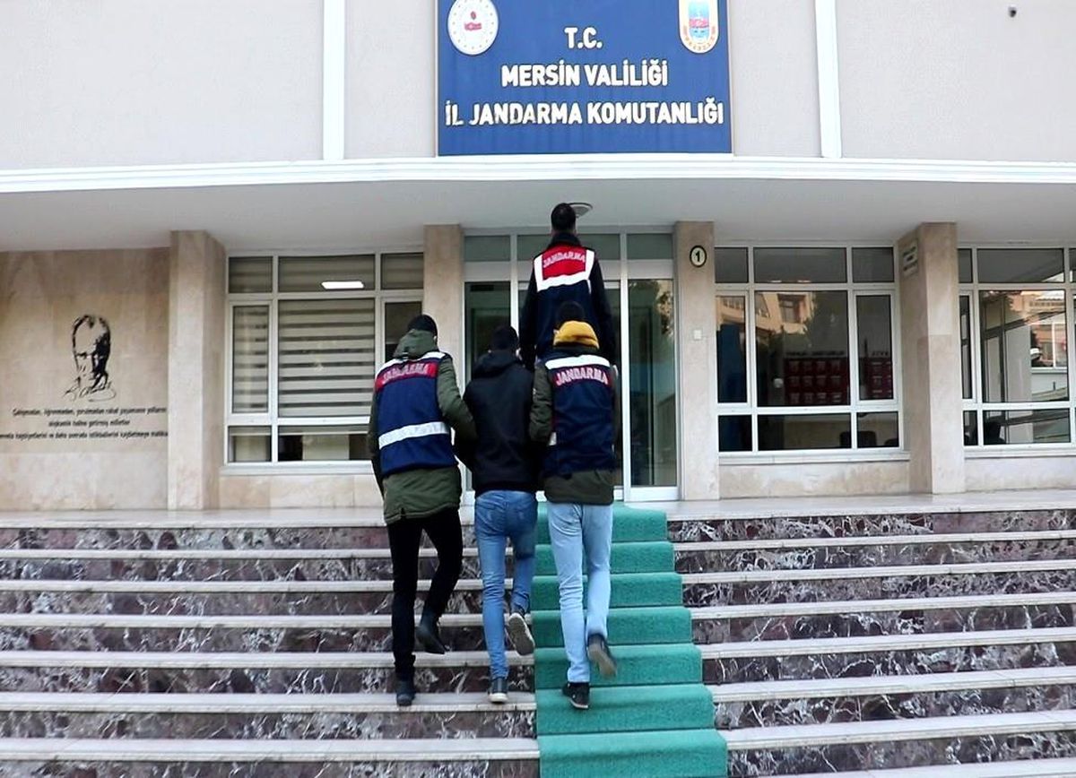 Son dakika... Mersin\'de terör operasyonu: 2 gözaltı