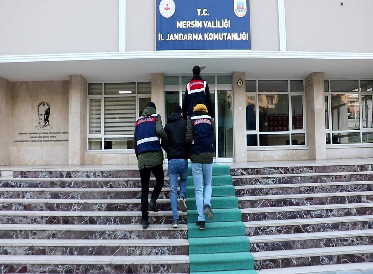 Son dakika haber... Mersin\'de terör örgütü YPG/PKK operasyonunda 2 şüpheli yakalandı