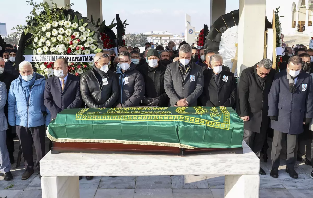 Sadettin Saran\'ın babası Özbek Saran son yolculuğuna uğurlandı