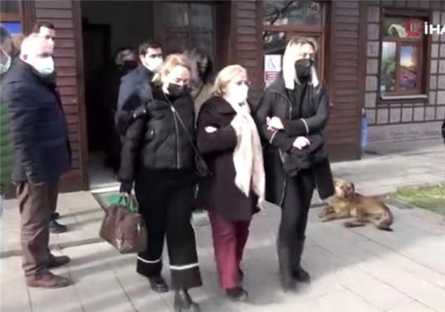 ŞAFAK MAHMUTYAZICIOĞLU'NUN CENAZESİNDE DİKKAT ÇEKEN İSİM