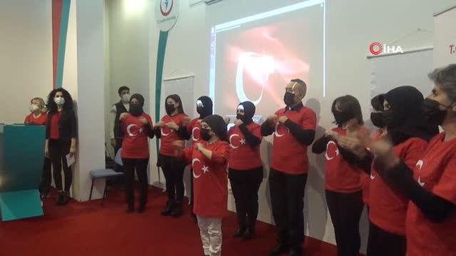 Sağlık çalışanları engelleri kaldırmak için işaret dili öğrendi