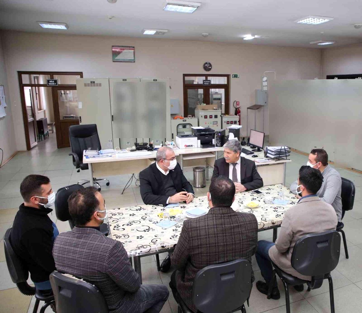 Vali Toraman, sosyal medyadan kendisini çaya davet eden enerji çalışanlarını kırmadı