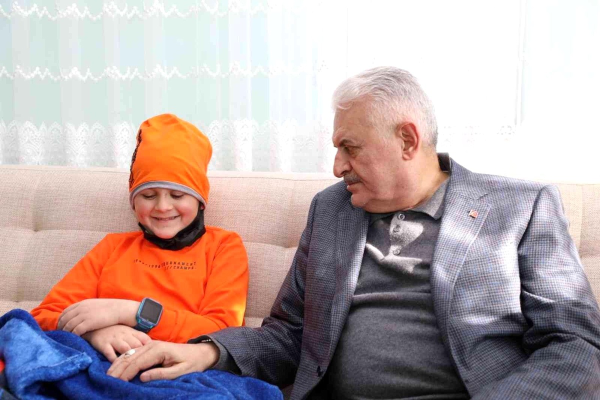 Yıldırım, köpek saldırısı sonucu yaralanan çocuğu ziyaret etti