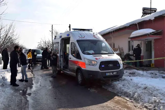 Annesi ile tartışan babasını tüfekle gözünden vurarak öldürdü