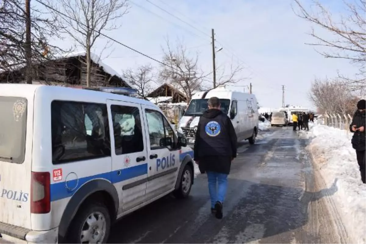 Annesiyle tartışan babasını tüfekle öldürdü