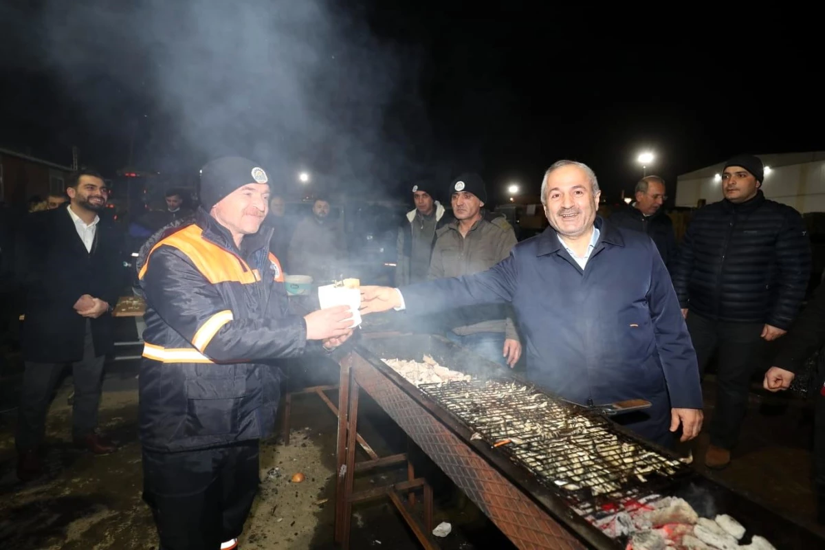 Başkan Büyükgöz\'den mesai arkadaşlarına balık ekmek