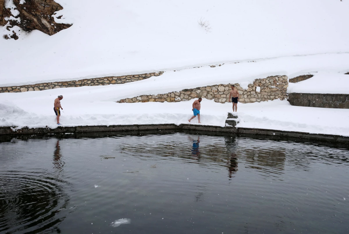 Dondurucu soğukta yüzme etkinliği