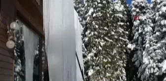 Çatıdan yere uzanan buz sarkıtları: Boyları 5 metreyi buldu
