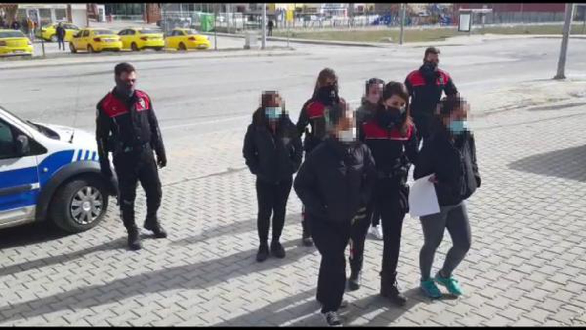Son dakika haberi: Edirne\'de fuhuş operasyonu: 4\'ü Tayland uyruklu 5 gözaltı