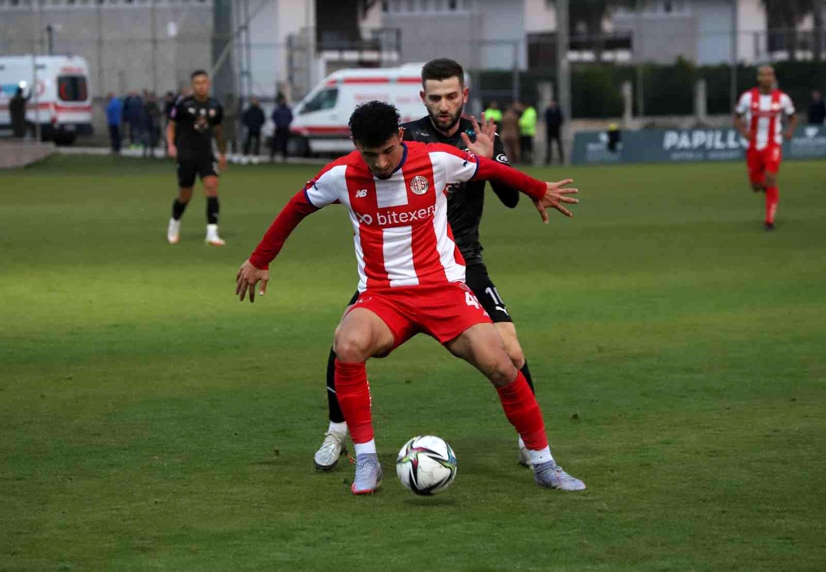 Hazırlık maçı: FT Antalyaspor: 0 - Metalist Kharkiv: 0