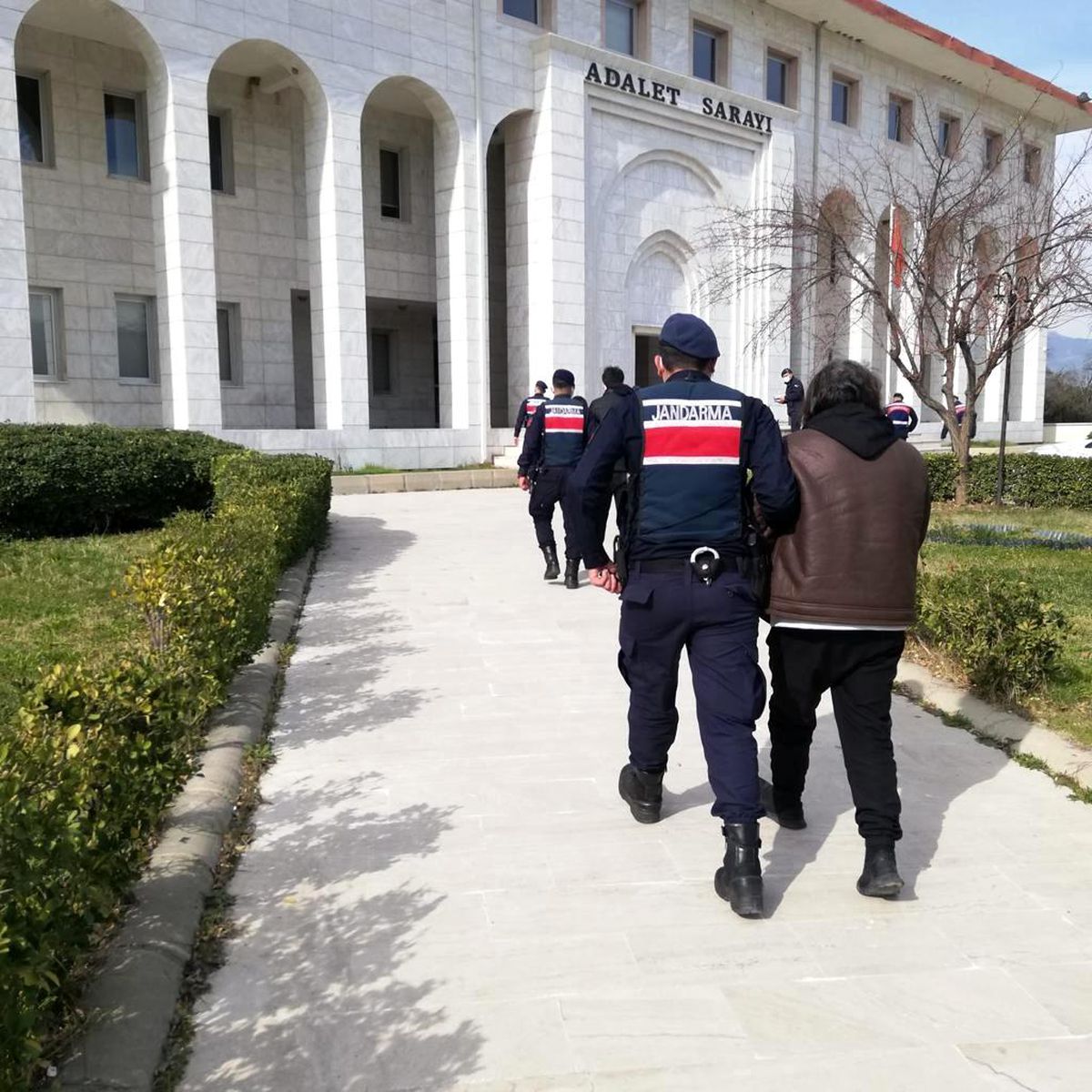 Son dakika haberleri! Hırsızlık şüphelileri jandarmadan kaçamadı