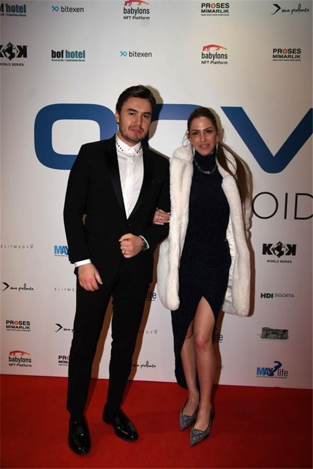 İSTANBUL'DA GÖRKEMLİ GECE