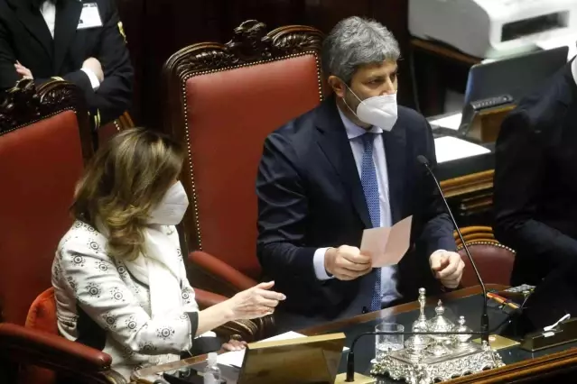 İtalya'da Mattarella yeniden cumhurbaşkanı seçildi