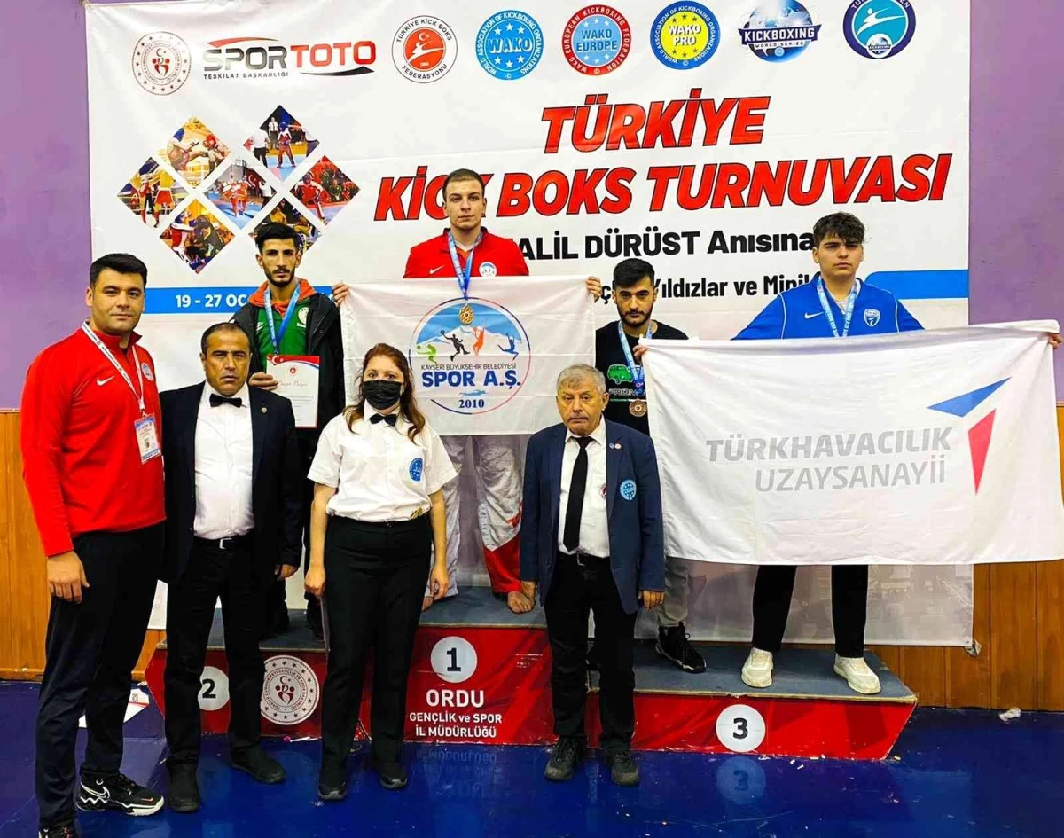 Kayseri Kick Boks\'ta madalyalara ambargo koydu