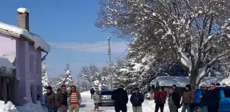 Konya'da kar nedeniyle hububat deposunun çatısı çöktü