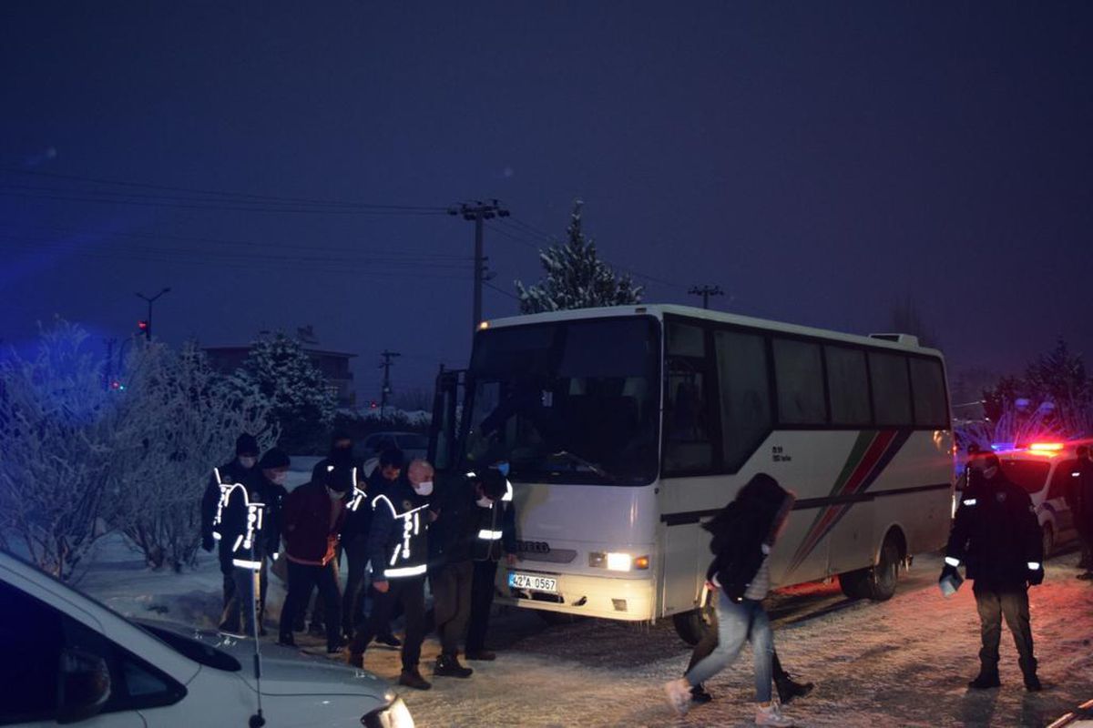 Konya\'daki uyuşturucu operasyonunda yakalanan 16 şüpheliden 14\'ü tutuklandı
