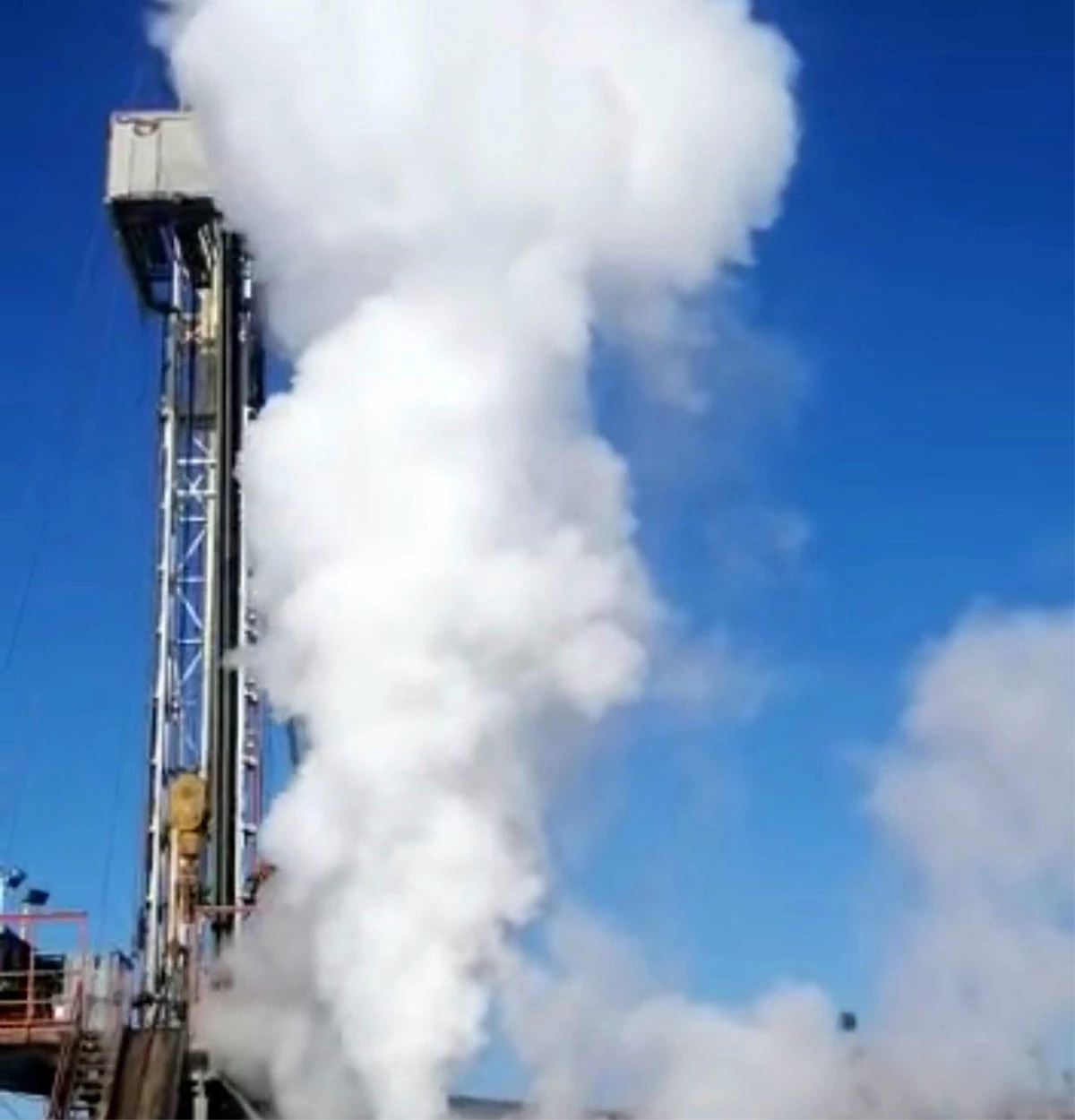Simav OSB\'de açılan dördüncü Jeotermal kuyudan müjdeli haber